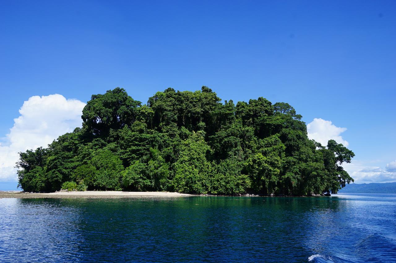 Liamo Reef Resort Kimbe Exterior photo